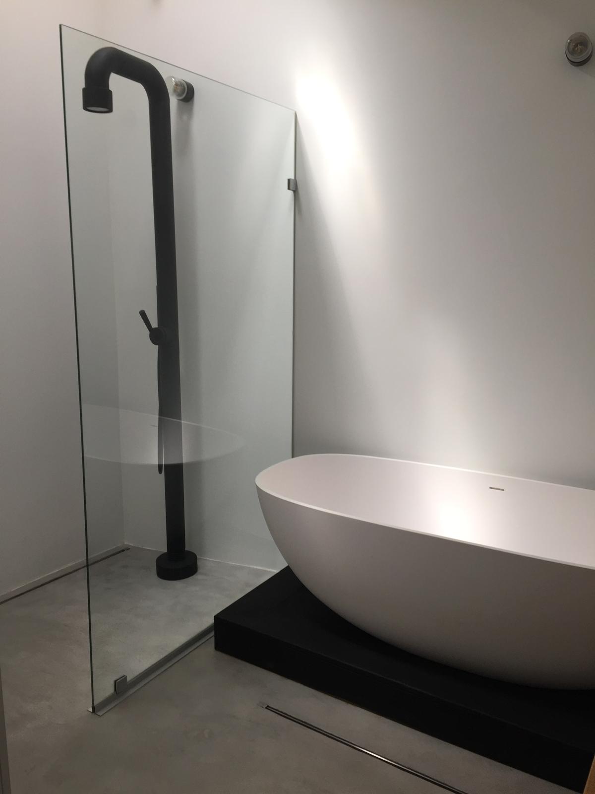 Microcement bathroom by KCBerry